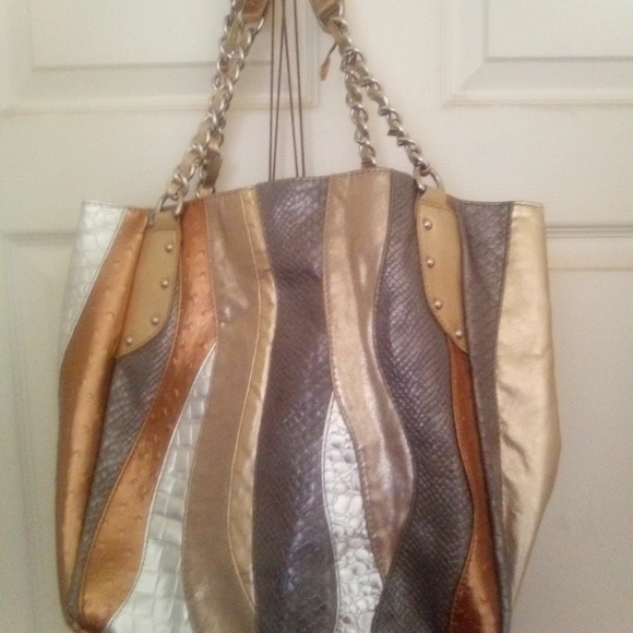 💥Handbag NWOT Metallic tote handbag - versatile 😻 - Picture 7 of 8